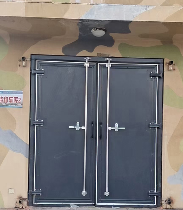 图木舒克工业平开门