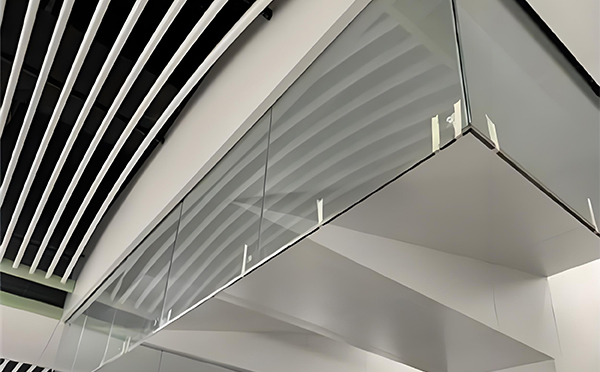 图木舒克玻璃挡烟垂壁