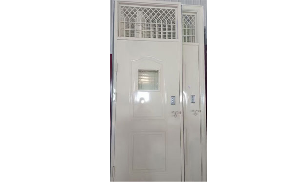 图木舒克学校教室门