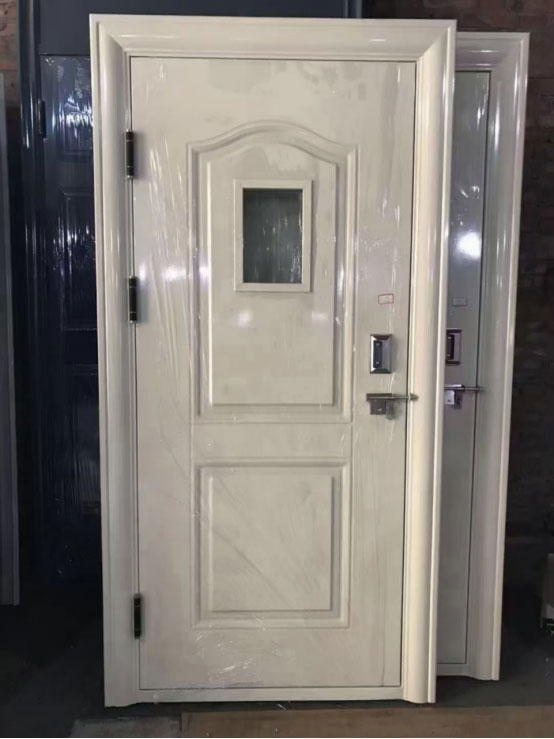 图木舒克学校教室门