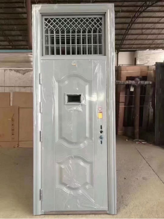 图木舒克学校教室门