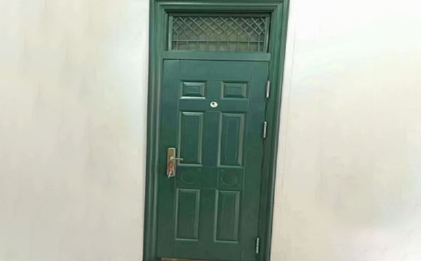 图木舒克学校教室门