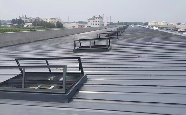 某中学室内体育馆图木舒克排烟窗改造项目